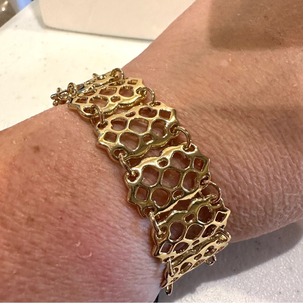 NWT Apt. 9 Bracelet gold tone open filigree link w/ magnetic clasp, safety chain